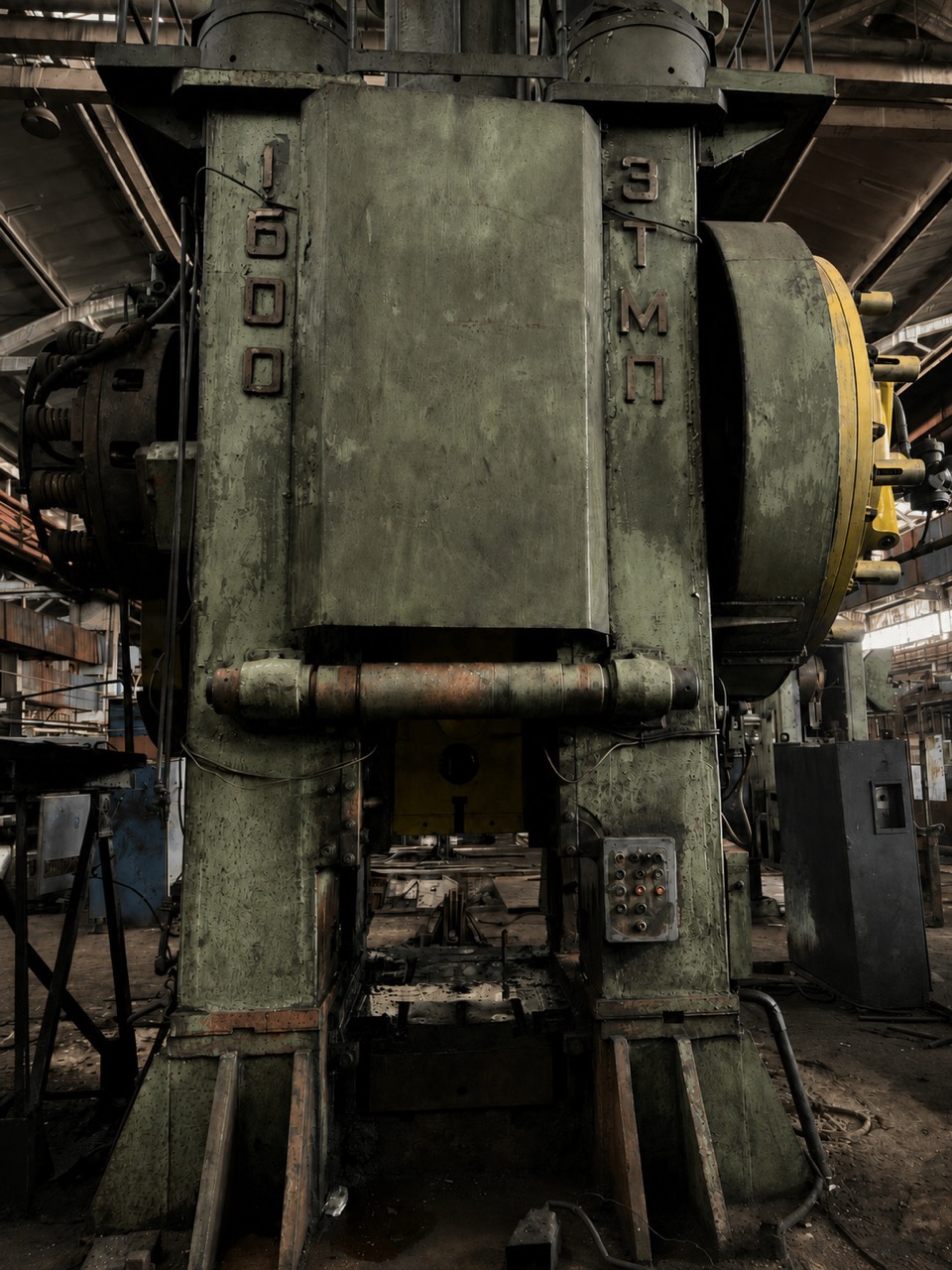 1600 ton Hot Forging Press TMP Voronezh K8542 – photo 1